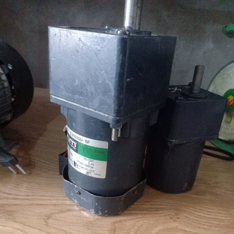 Môtơ giảm tốc 220v 60W
