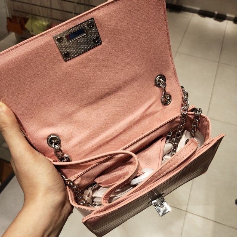 Túi kẹp nách Stradivarius