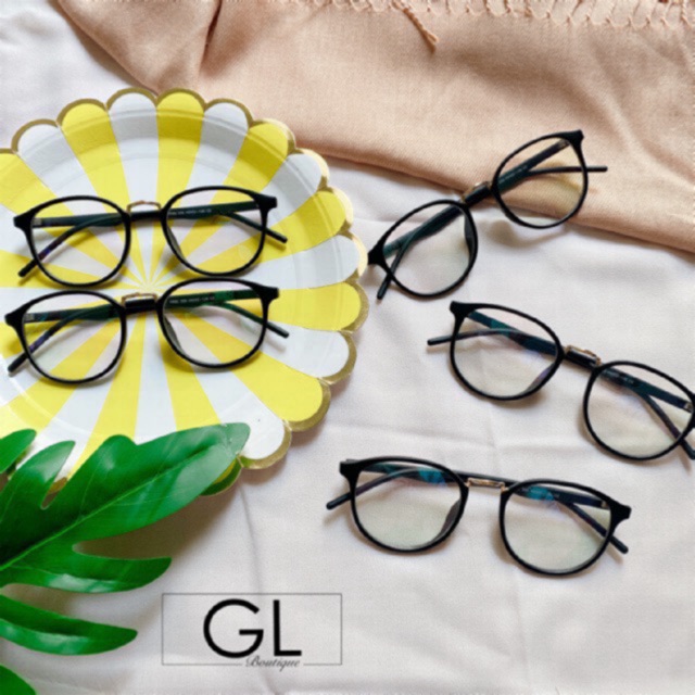 Kính nhựa dẻo form vuông bầu best seller | BigBuy360 - bigbuy360.vn