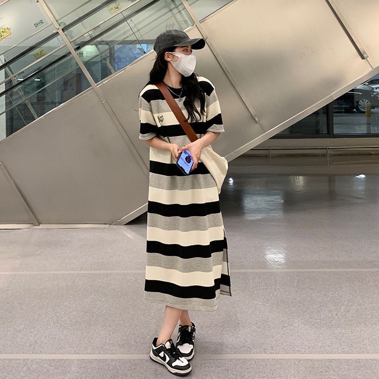 Đầm Tay Ngắn Dáng Rộng Họa Tiết Thêu Kẻ Sọc Thiết Kế Xẻ Tà Phong Cách Cổ Điển Thời Trang Mùa Hè Mới Cho Nữ