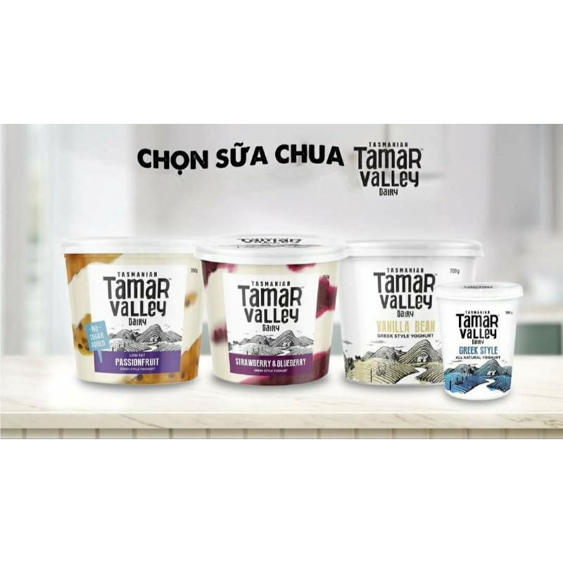 Sữa chua Hy Lạp chanh dây; vani; không đường; dâu, việt quất Tamar Valley 700g