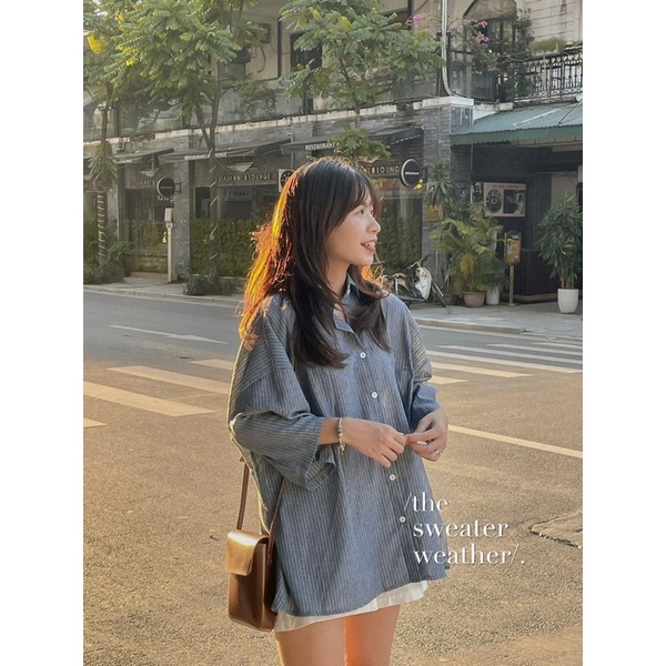 Áo sơ mi nữ tay lỡ chất thô mềm form oversize hoạ tiết kẻ sọc ver2 - The Sweater Weather | BigBuy360 - bigbuy360.vn