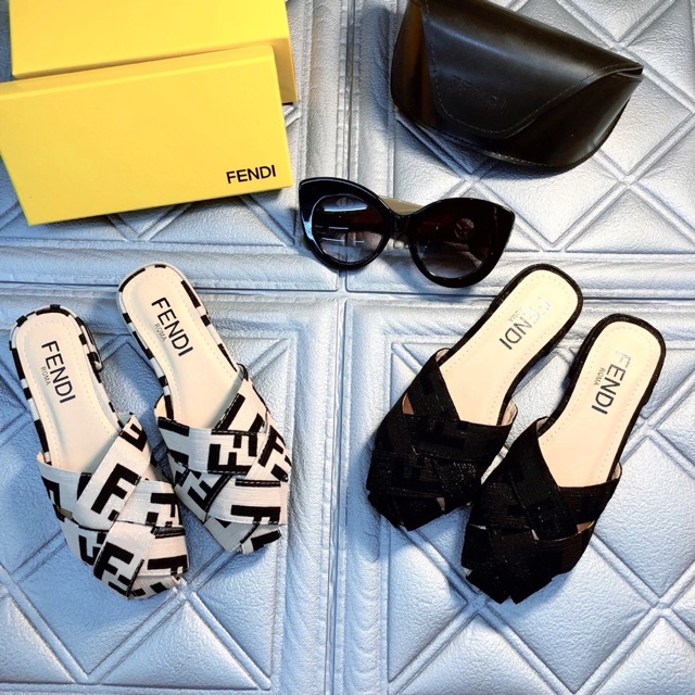 Sục 2 màu bé gái