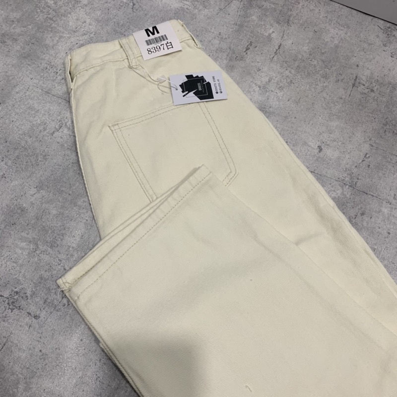 Quần jeans suông 8397 màu đen và kem