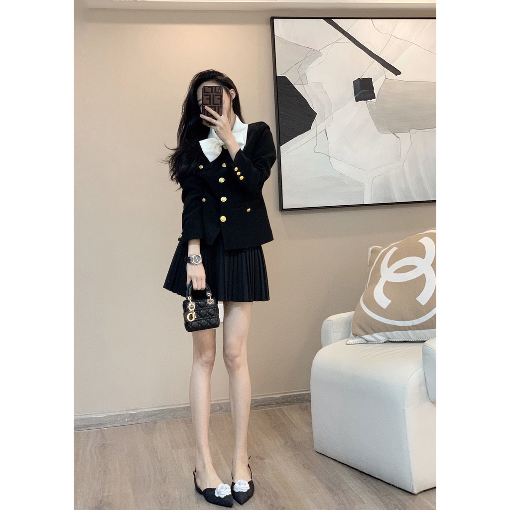 Bộ Áo Khoác Đen + Chân Váy Xếp Ly Phong Cách Thời Trang 2023 Dành Cho Nữ