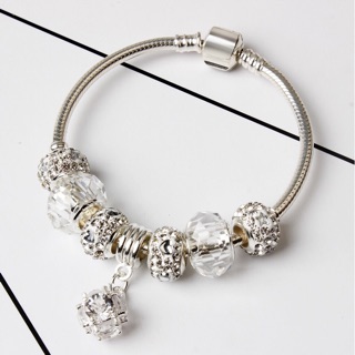 Vòng tay hạt Charm phong thuỷ
