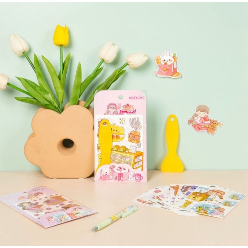 HỘP NHỰA 10 TỜ STICKER LỚN KÈM BÚT DAO CẮT STICKER CHUYÊN DỤNG VÀ 1 CÂY MIẾT STICKER, 2 CUỘN WASHITAPE  MÃ SZ45-05