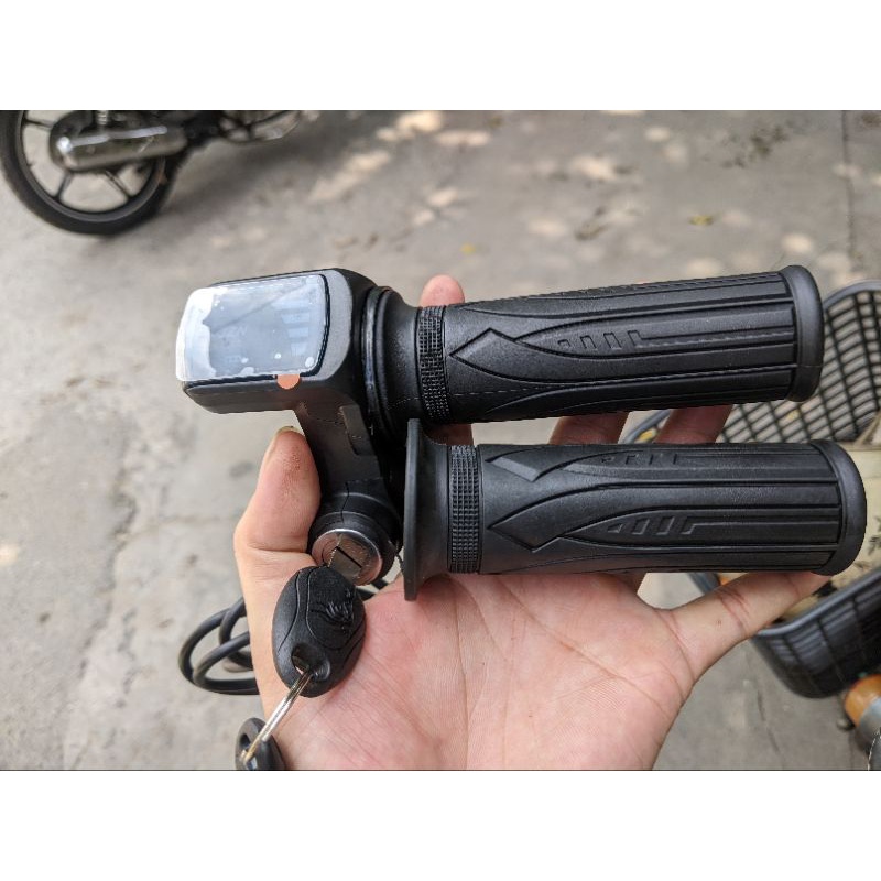 Tay ga cho xe đạp điện 24v có báo pin