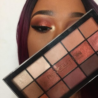 Phấn mắt Makeup Revolution 15 ô