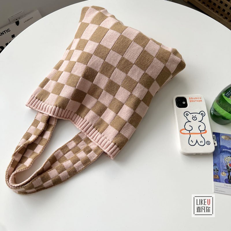 Túi Đeo Vai Vải Len Lông Xù Hình Vuông Màu Trắng Đen Phong Cách Hàn Quốc Thời Trang Thu Đông 2022