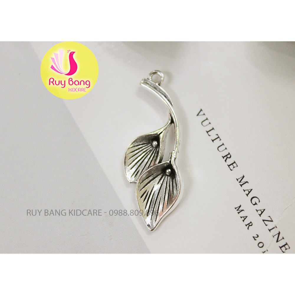 Cành lá kim loại, center đá đính hoa vải handmade