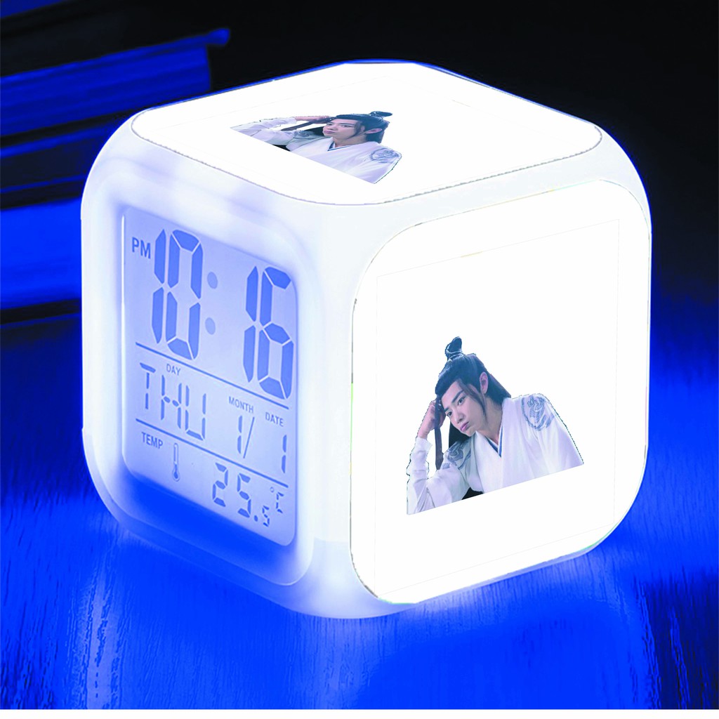 Đồng hồ báo thức để bàn in hình Tiêu Chiến Ngụy Vô Tiện Trần Tình Lệnh LED đổi màu
