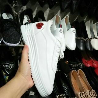 Combo 4 Giày thể thao trái tim hot hít đế dầy 3phaan thích hợp cho các nàng nấm lùn nhé giúp các nàng tự tin hơn còn đỏ