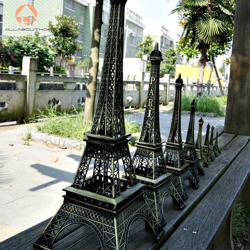 Mô hình tháp Eiffel bằng đồng