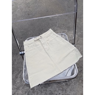 CHÂN VÁY JEANS KHOEN NÚT