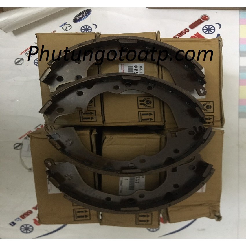 Má phanh sau(guốc phanh sau) Toyota Innova chính hãng - 04495YZZZ2