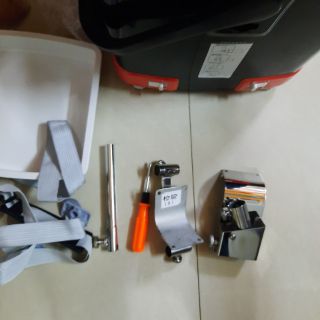 Thùng câu cá Daiwa 32l