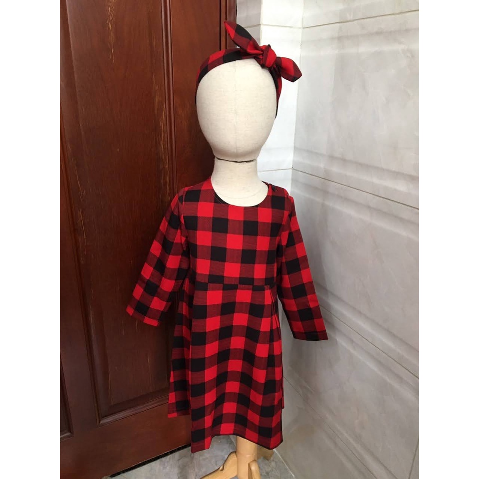 Váy kẻ caro màu đỏ kèm cài tóc dành cho bé gái 10-20 kg- thanh lý
