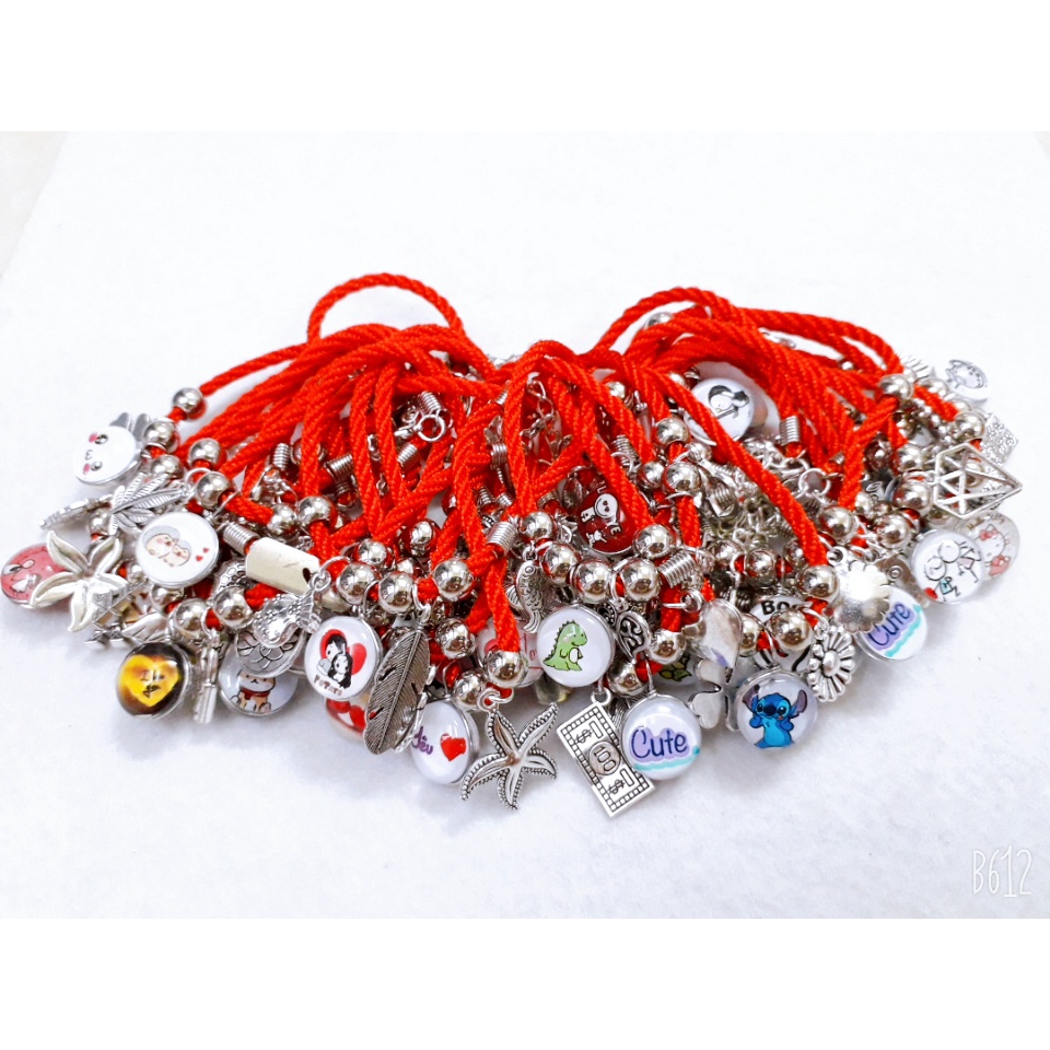 Sỉ 1 set 10 vòng tay hình hoạt hình dễ thương dây đỏ / dây đen mix charm