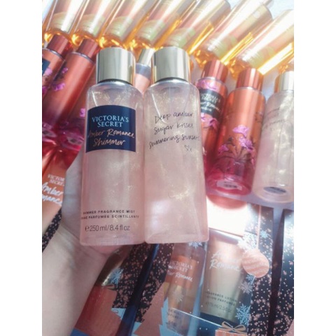 Xịt thơm nhũ Victoria's Secret Amber Romance Shimmer 250ml