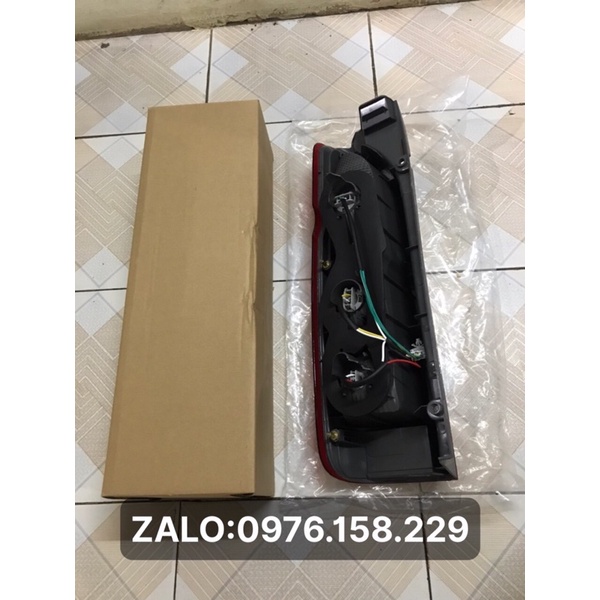 ĐÈN HẬU TOYOTA HIACE