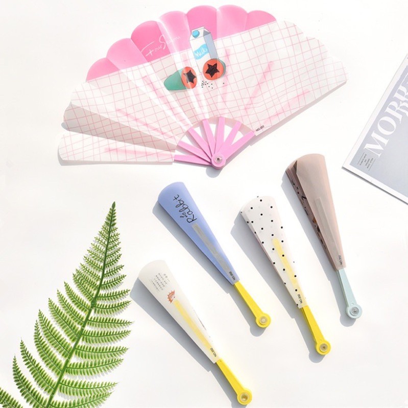 Quạt nhựa xoè cầm tay quạt siêu mát, siêu cute 👍🏻 | BigBuy360 - bigbuy360.vn