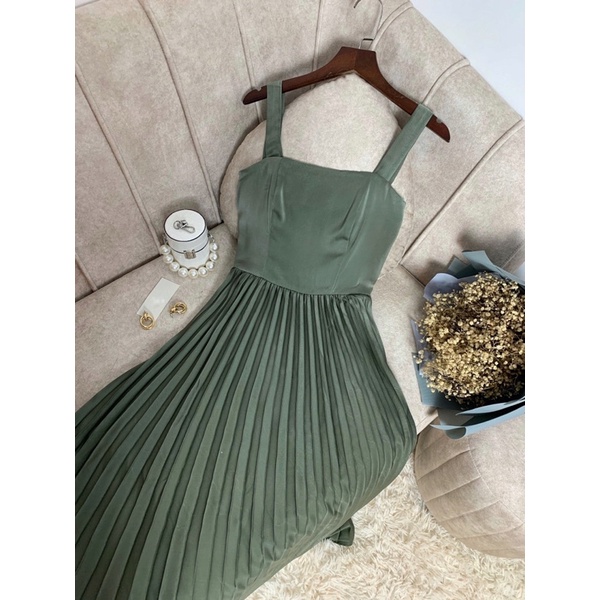 Váy hai dây dập ly