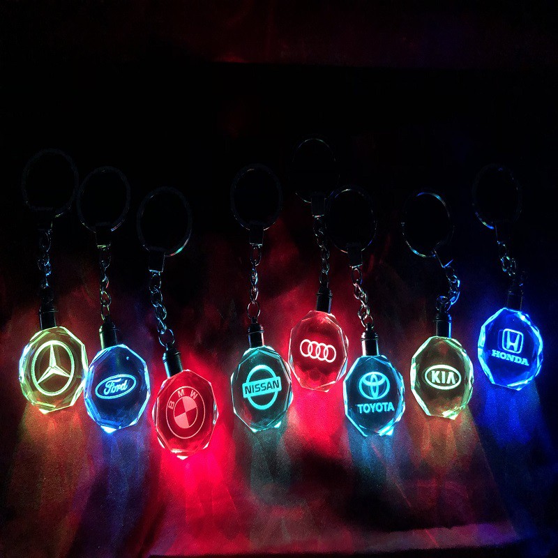 Móc Khoá Xe Ô Tô Hình Logo Hãng Xe Có Đèn Led Nhấp Nháy Tặng kèm Pin