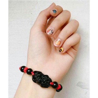Vòng tay dây chỉ đỏ handmade Tỳ Hưu Đen may mắn
