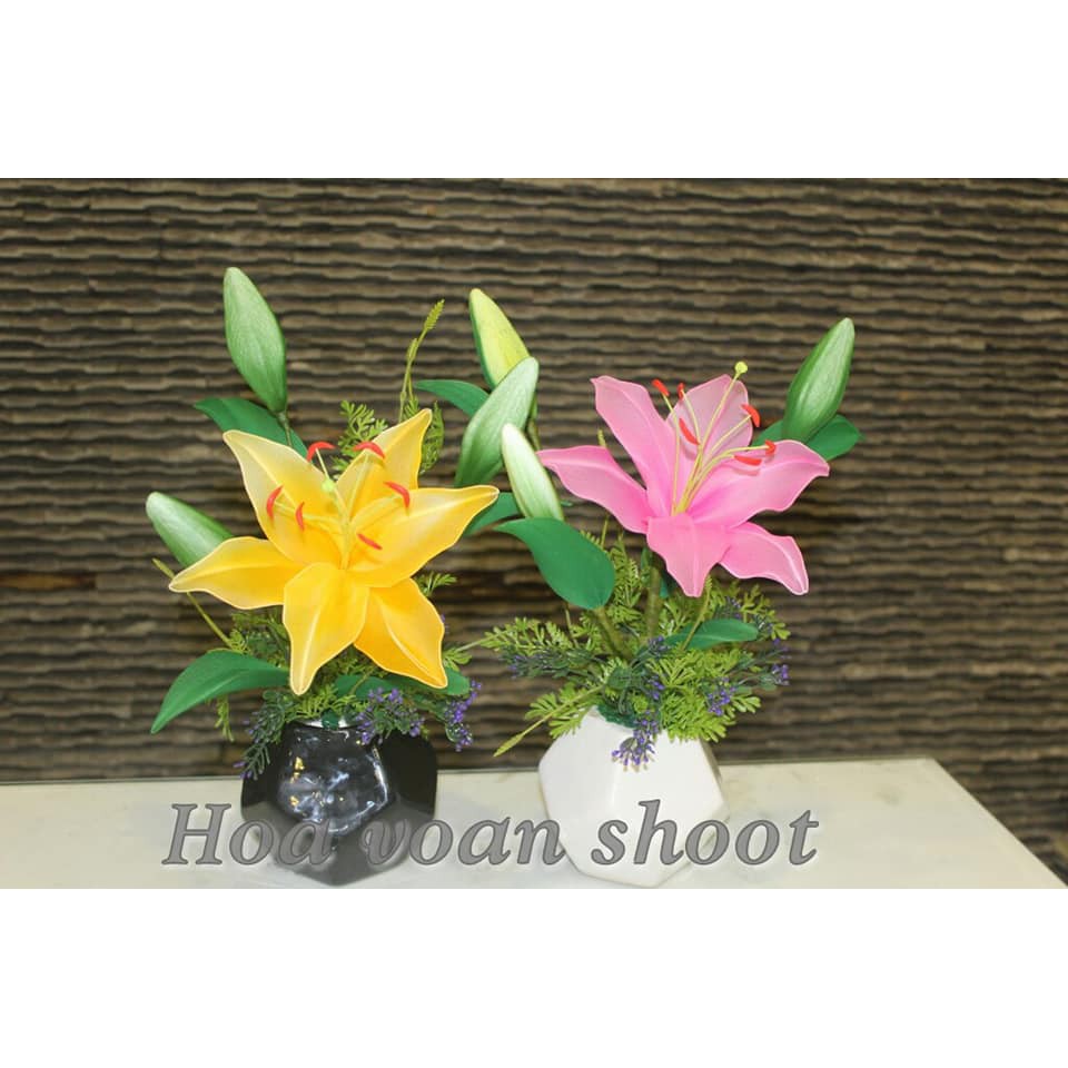 LỌ HOA LY 1 BÔNG BẰNG VẢI VOAN