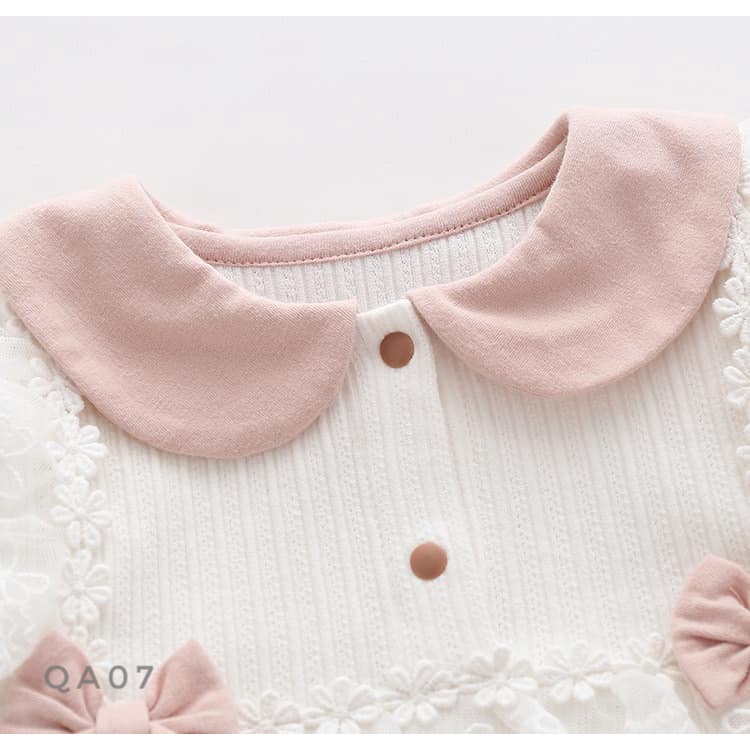 Body váy trắng kèm mũ nơ hồng tiểu thư - QA07
