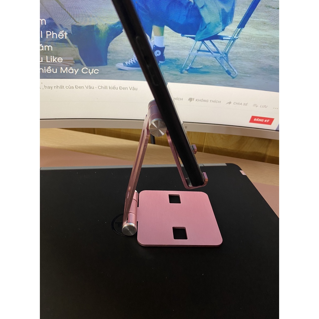 Giá đỡ, kệ kê stand nhôm cho điện thoại, máy tính bảng và Ipad Iphone có thể điều chỉnh góc nghiêng và gấp gọn.