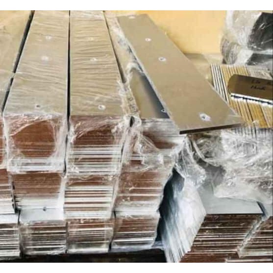 Ốp chống văng - lót bàn cho máy cắt máy makita 1030,1040