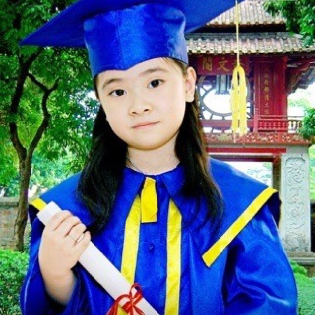Mũ áo cử nhân mầm non