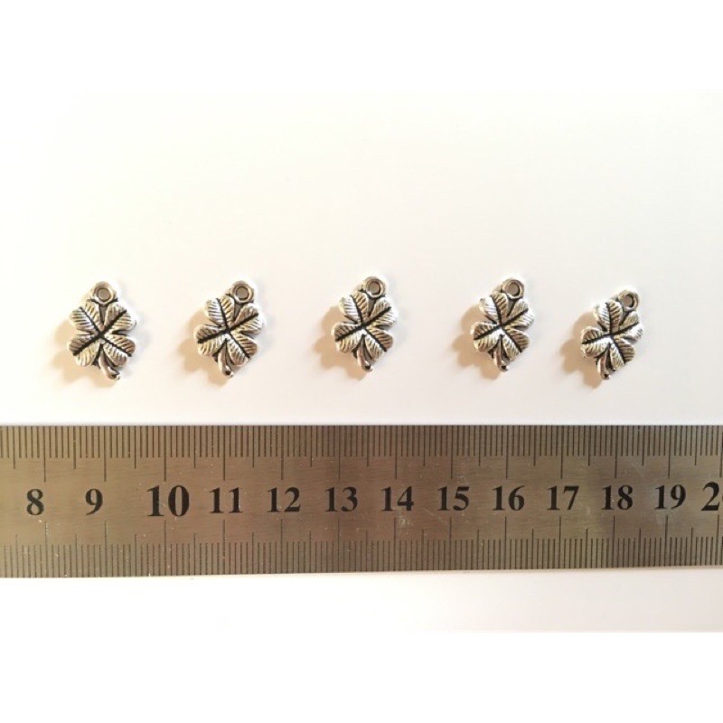 mặt làm vòng cỏ 4 lá đặc