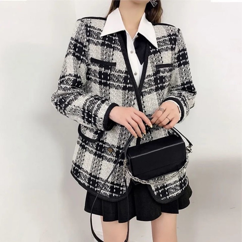 KHOÁC DẠ SỌC ĐEN TRẮNG TIỂU THƯ