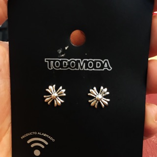 Khuyên tai Chrome Hearts