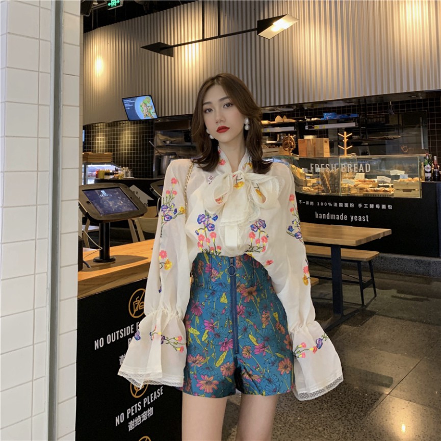Xiaozhainv Áo kiểu tay phồng cổ thắt nơ thêu họa tiết / Quần short ống rộng lưng cao phong cách Hàn Quốc cho nữ