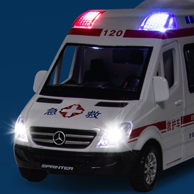 Xe Cứu Thương Đồ Chơi Nhạc Đèn Bằng Nhựa  Cho Bé