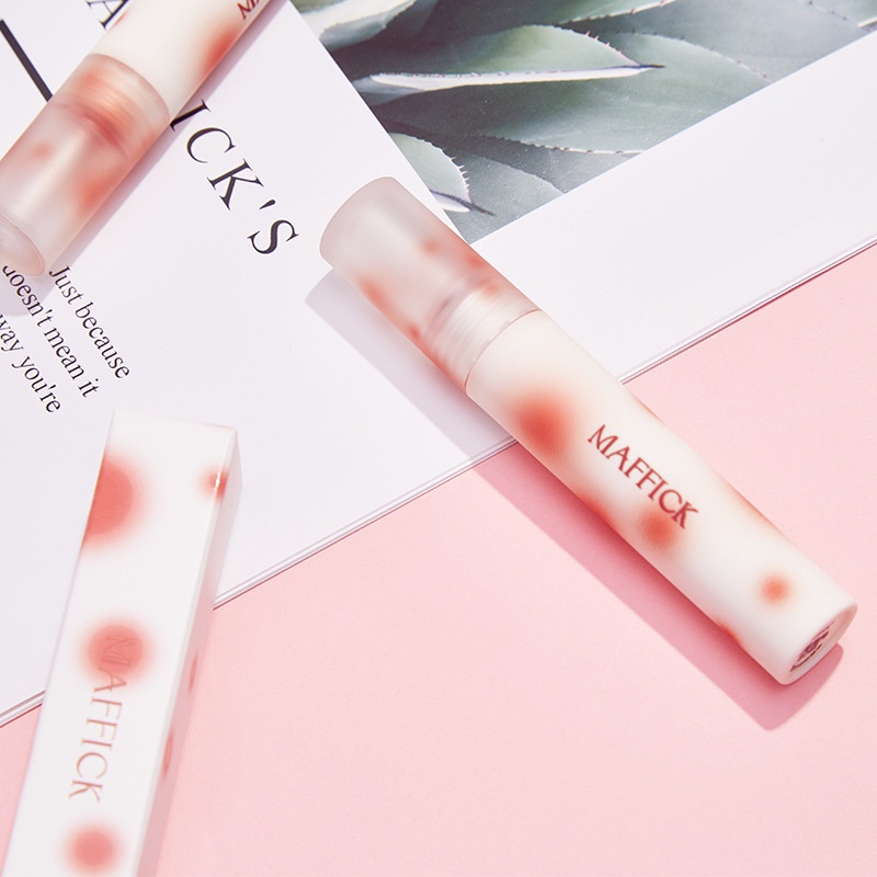 Son Môi Dưỡng Ẩm Không Dính Cốc Dễ Lên Màu