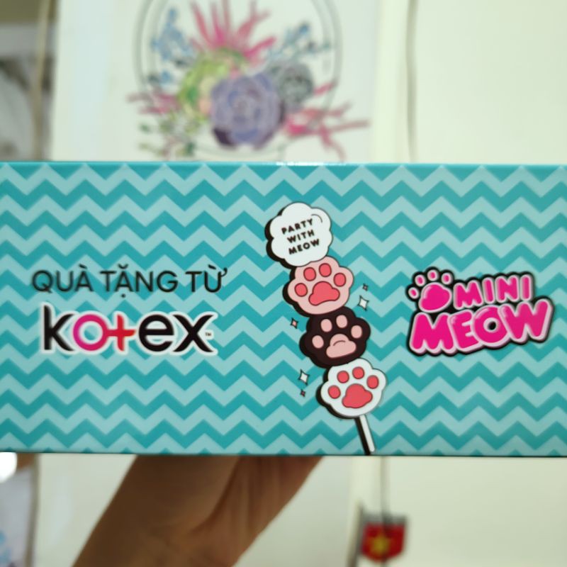 Ví đựng đồ trang điểm / Hộp bút simili ánh kim Hologram (Kotex)