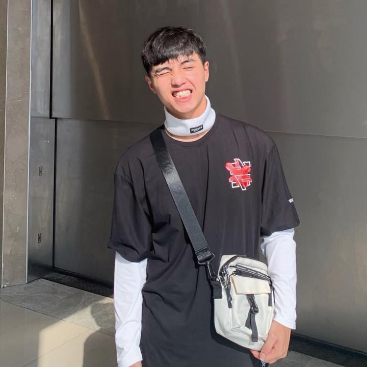 Áo thun cotton Flagger Blooming UNISEX - YÊU LÀ ĐỦ | BigBuy360 - bigbuy360.vn