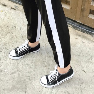 Quần jogger phối sọc nữ, form cá tính.