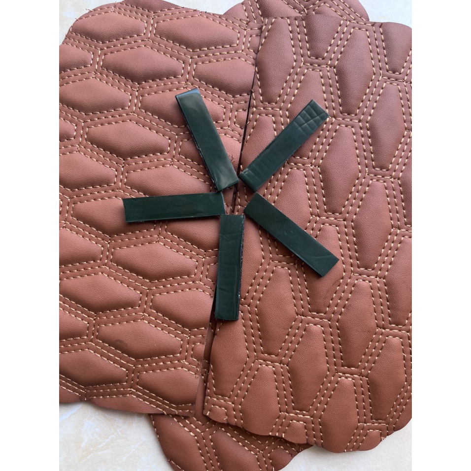 Thảm taplo xe tải 5d màu đen đỏ - inbox loại xe để đặt hàng