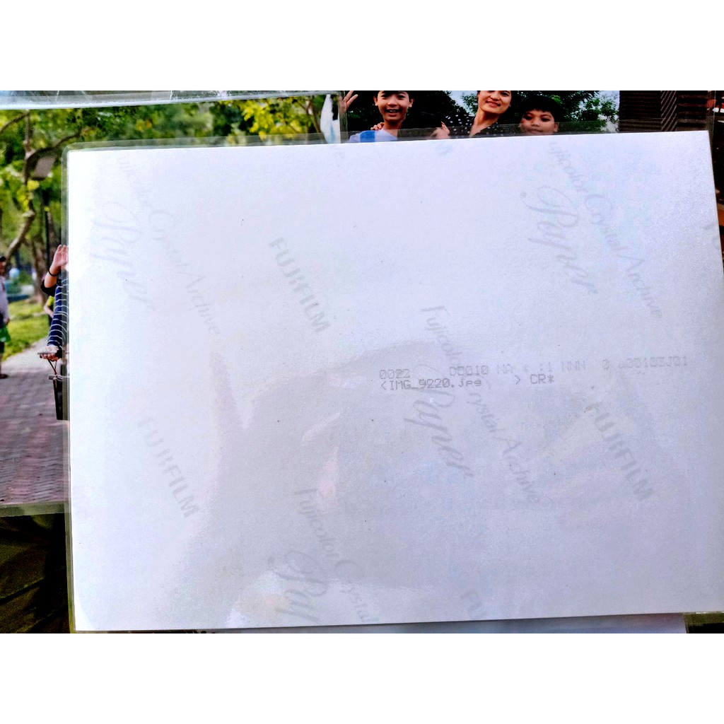 In anh 20x25 + ep Platic sieu re