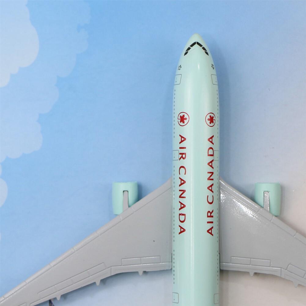Mô hình máy bay tỉ lệ 1:400 Canada Boeing 777 chân thật