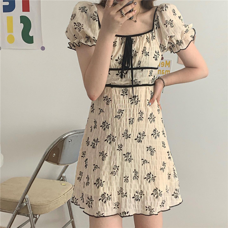 Đầm Cổ Vuông Hoạ Tiết Hoa Kiểu Dáng Trẻ Trung Xinh Xắn Kiểu Hàn Quốc | BigBuy360 - bigbuy360.vn