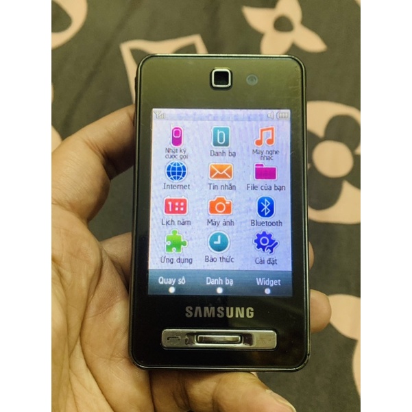 Điện thoại Samsung SGH-F480 như hình