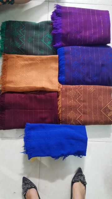 Khăn len nhung choàng đầu cho bà cho mẹ.Khăn người già