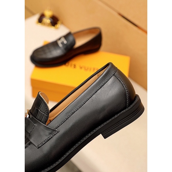Giày tây lười nam da thật logo thương hiệu Louis Vuitton LV cao cấp mẫu mới